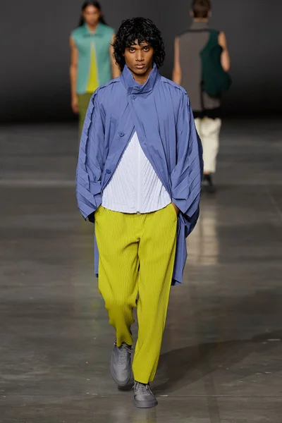 Look 14